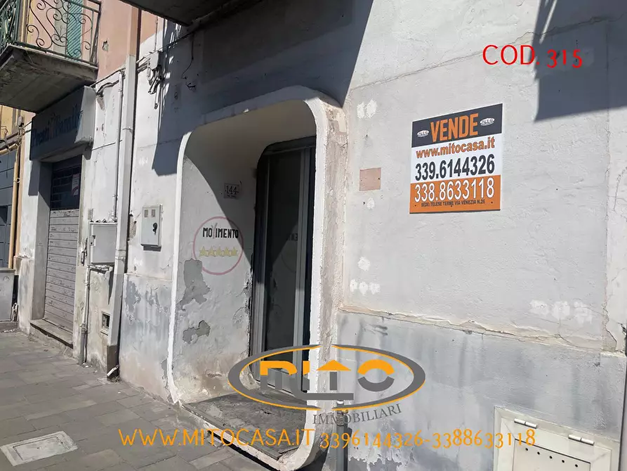 Immagine 4 di Locale commerciale in vendita  in TELESE TERME VIA ROMA 144 a Castelvenere