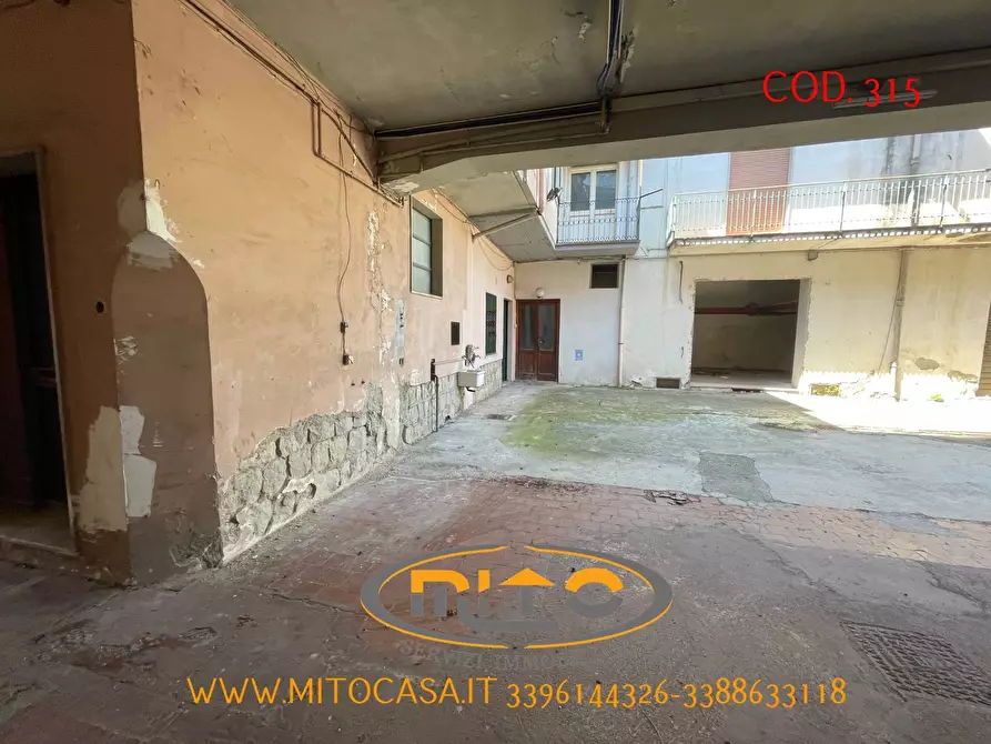 Immagine 16 di Locale commerciale in vendita  in TELESE TERME VIA ROMA 144 a Castelvenere