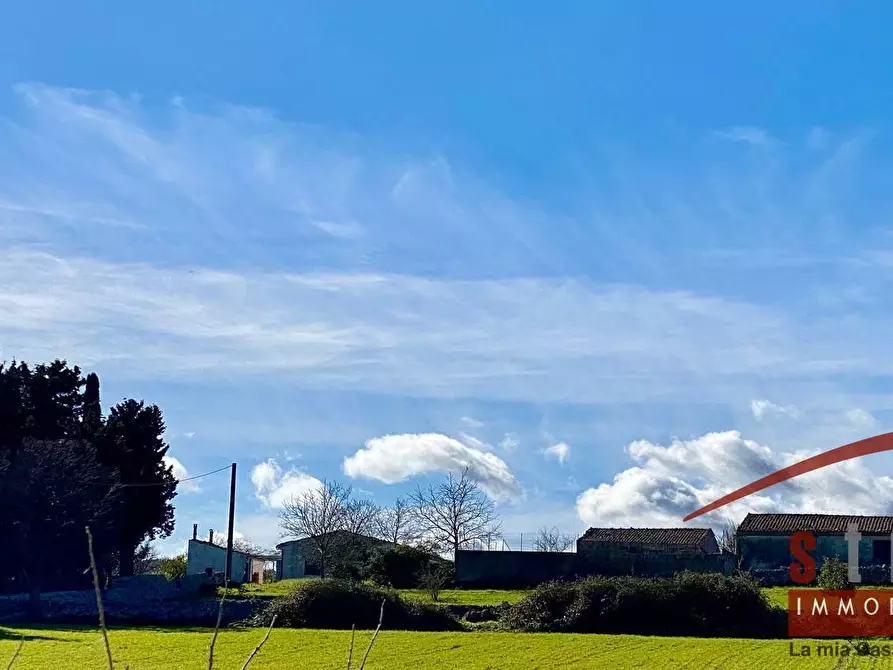 Immagine 3 di Rustico / casale in vendita  a Cassaro