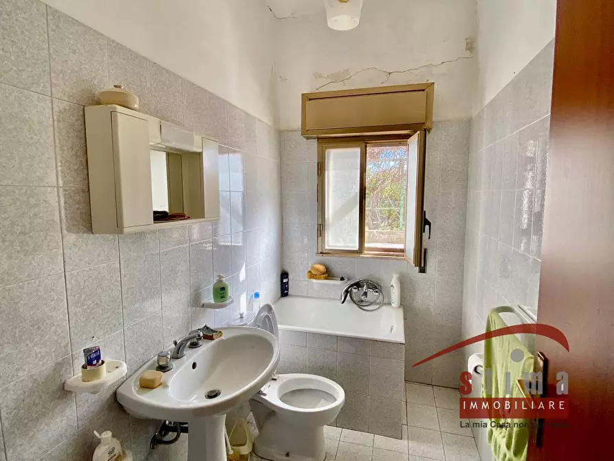 Immagine 15 di Rustico / casale in vendita  a Cassaro