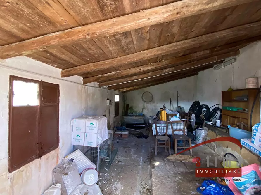 Immagine 22 di Rustico / casale in vendita  a Cassaro