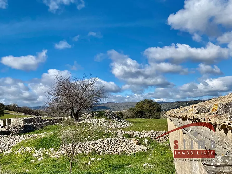 Immagine 25 di Rustico / casale in vendita  a Cassaro