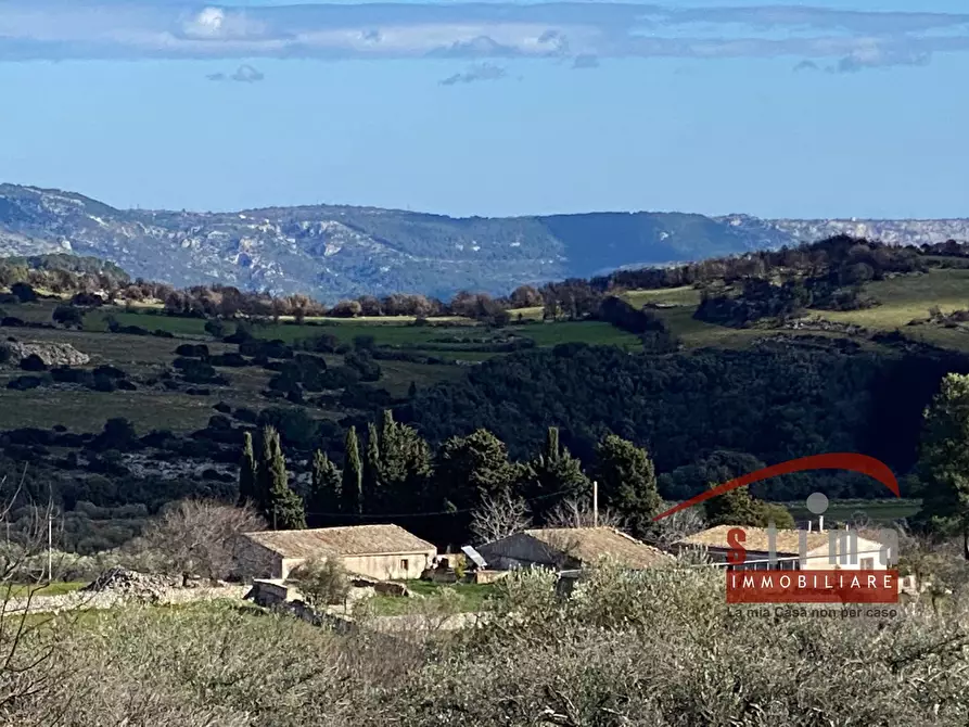 Immagine 4 di Rustico / casale in vendita  a Cassaro