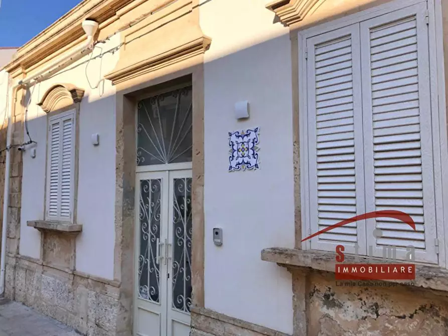 Immagine 1 di Casa indipendente in vendita  in Via Luigi Cadorna a Siracusa