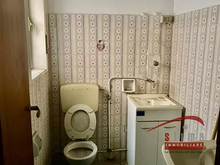 Immagine 6 di Locale commerciale in vendita  in via sofio ferrero a Siracusa