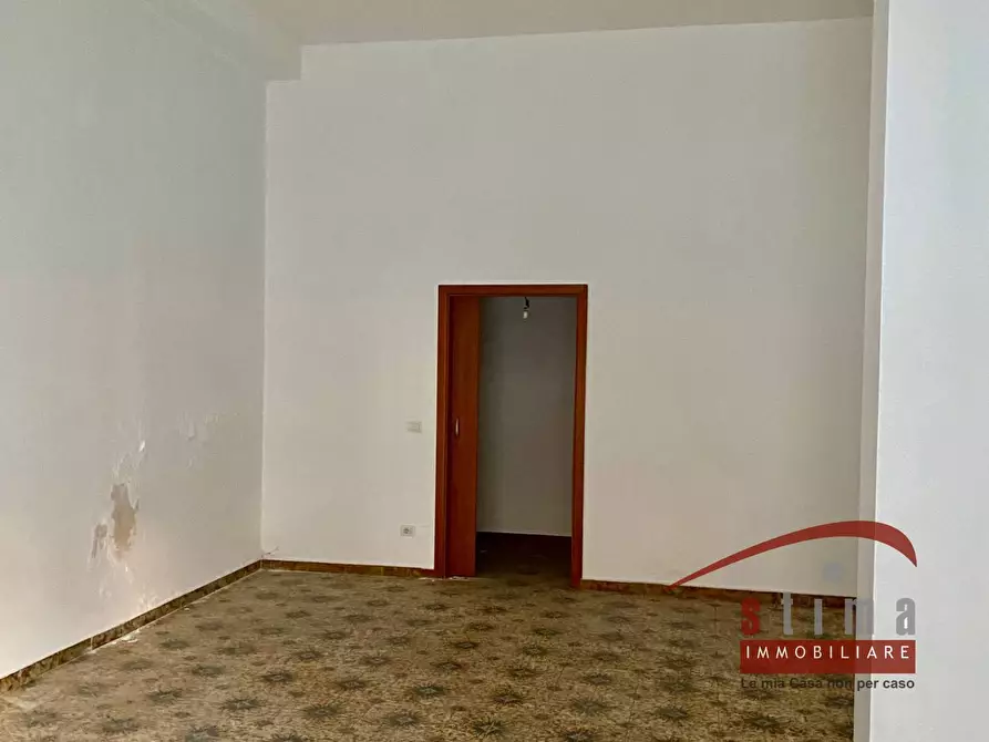 Immagine 3 di Locale commerciale in vendita  in via sofio ferrero a Siracusa