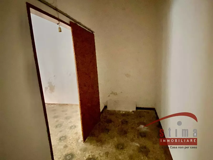 Immagine 4 di Locale commerciale in vendita  in via sofio ferrero a Siracusa