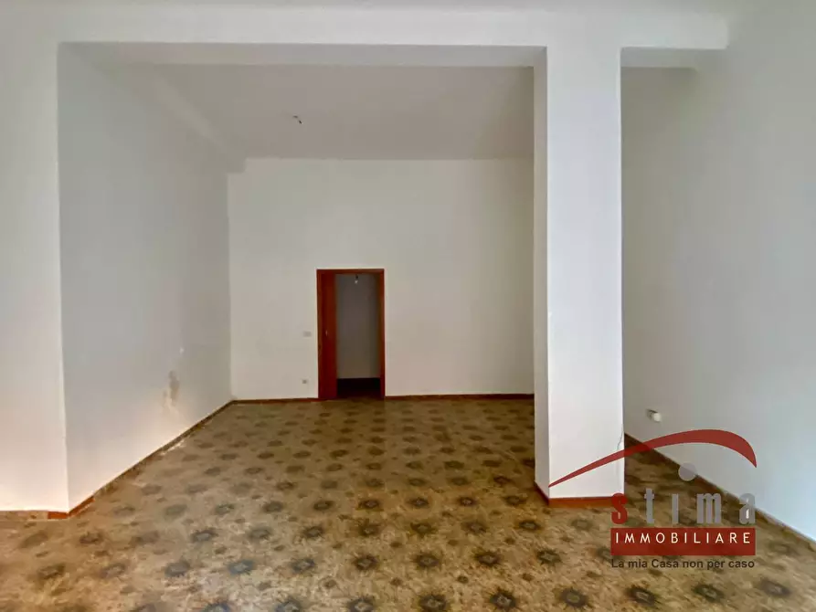 Immagine 2 di Locale commerciale in vendita  in via sofio ferrero a Siracusa