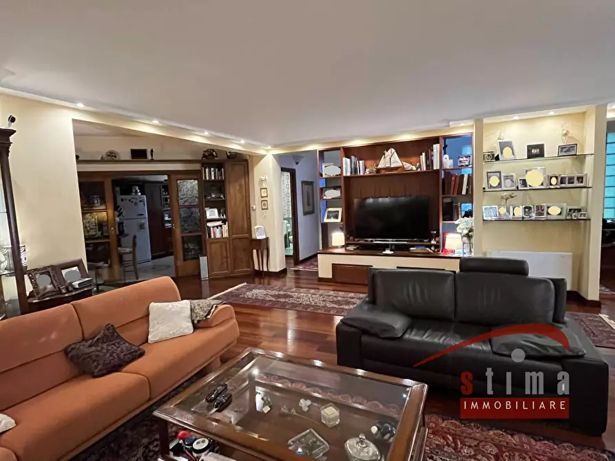 Immagine 5 di Villa in vendita  in Traversa Sinerchia a Siracusa