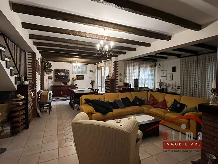 Immagine 22 di Villa in vendita  in Traversa Sinerchia a Siracusa