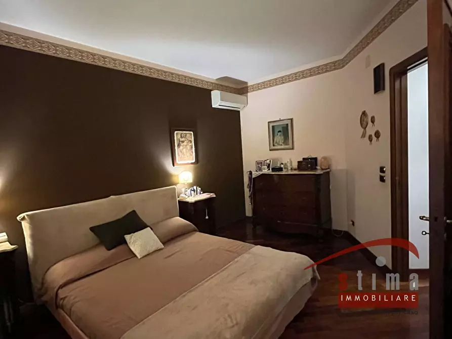 Immagine 28 di Villa in vendita  in Traversa Sinerchia a Siracusa