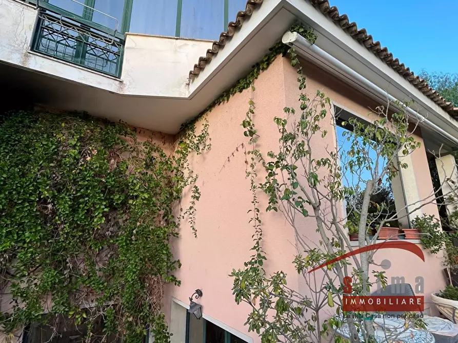 Immagine 39 di Villa in vendita  in Traversa Sinerchia a Siracusa