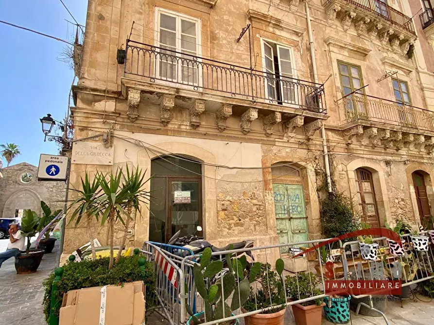 Immagine 7 di Locale commerciale in vendita  in via della giudecca 53 a Siracusa