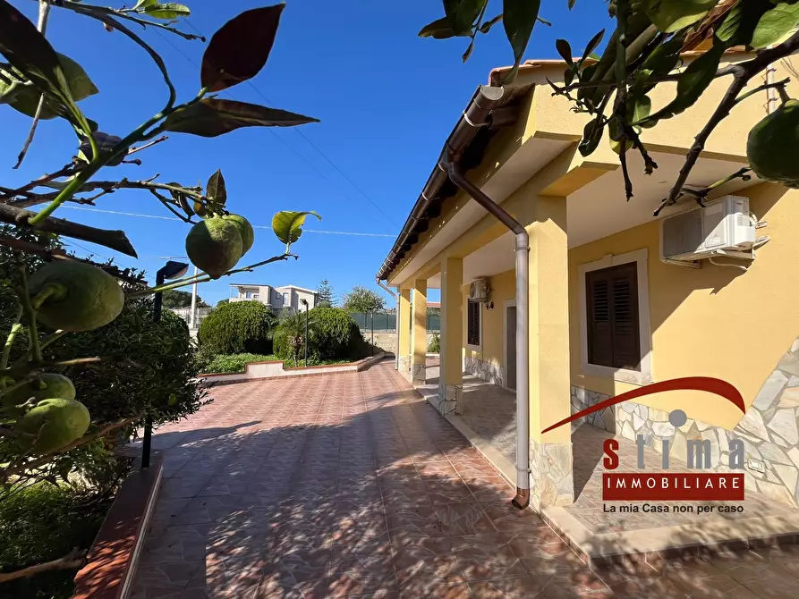 Immagine 3 di Villa in vendita  in via del berillio a Siracusa