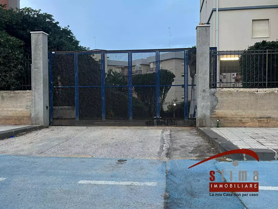 Immagine 1 di Magazzino in vendita  in via barresi 9 a Siracusa
