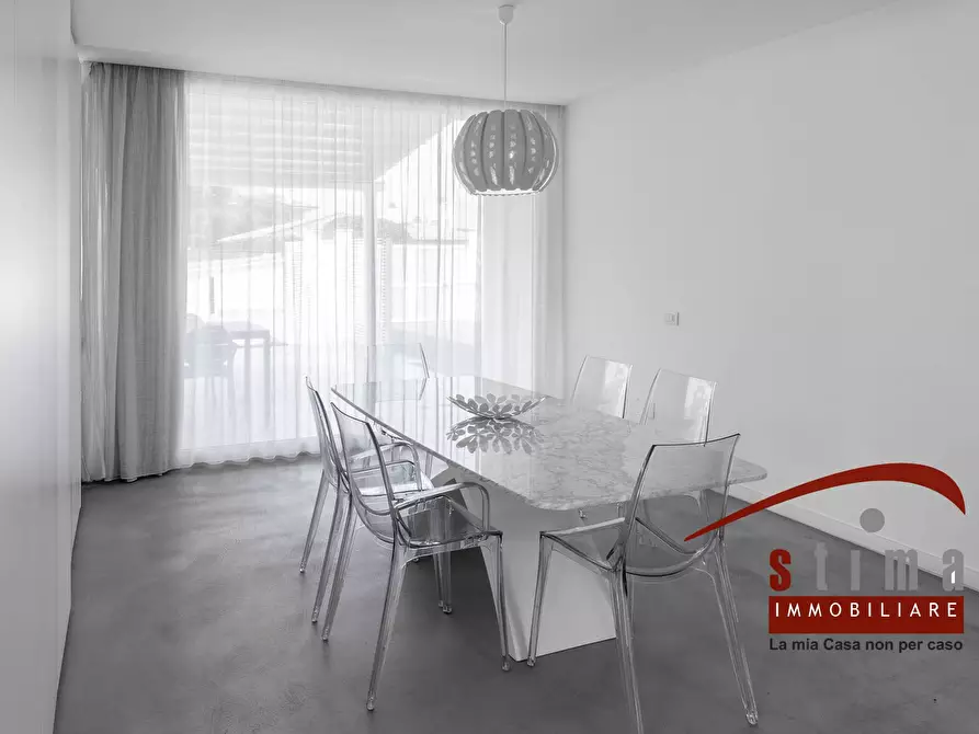 Immagine 11 di Villa in vendita  a Siracusa