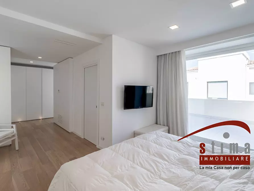 Immagine 18 di Villa in vendita  a Siracusa