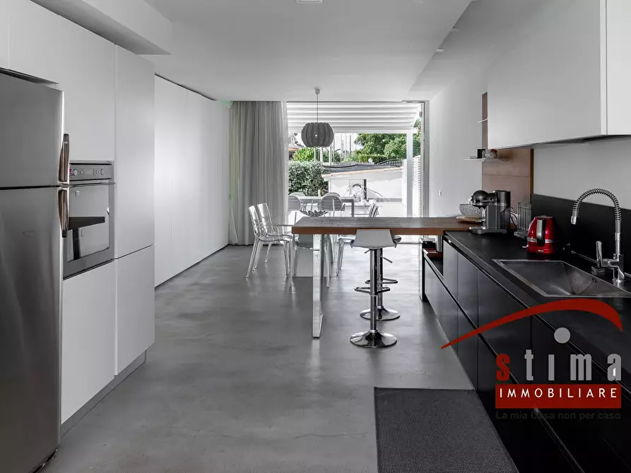 Immagine 27 di Villa in vendita  a Siracusa