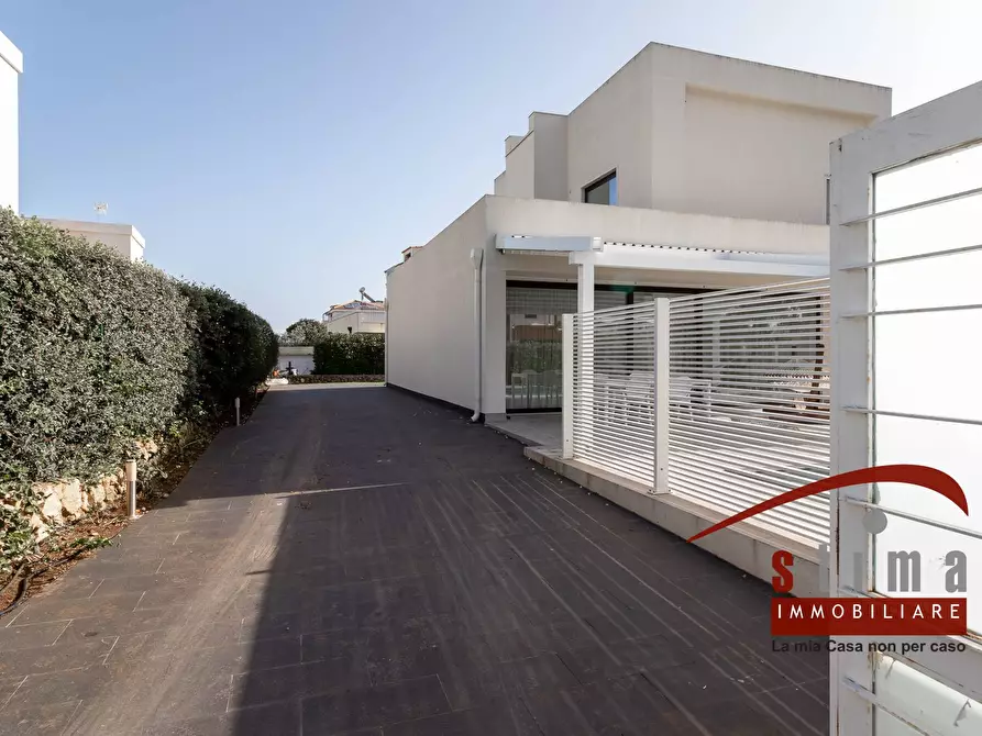 Immagine 29 di Villa in vendita  a Siracusa