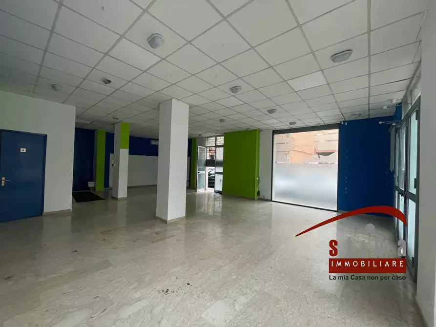 Immagine 13 di Locale commerciale in affitto  in via polibio 75 a Siracusa