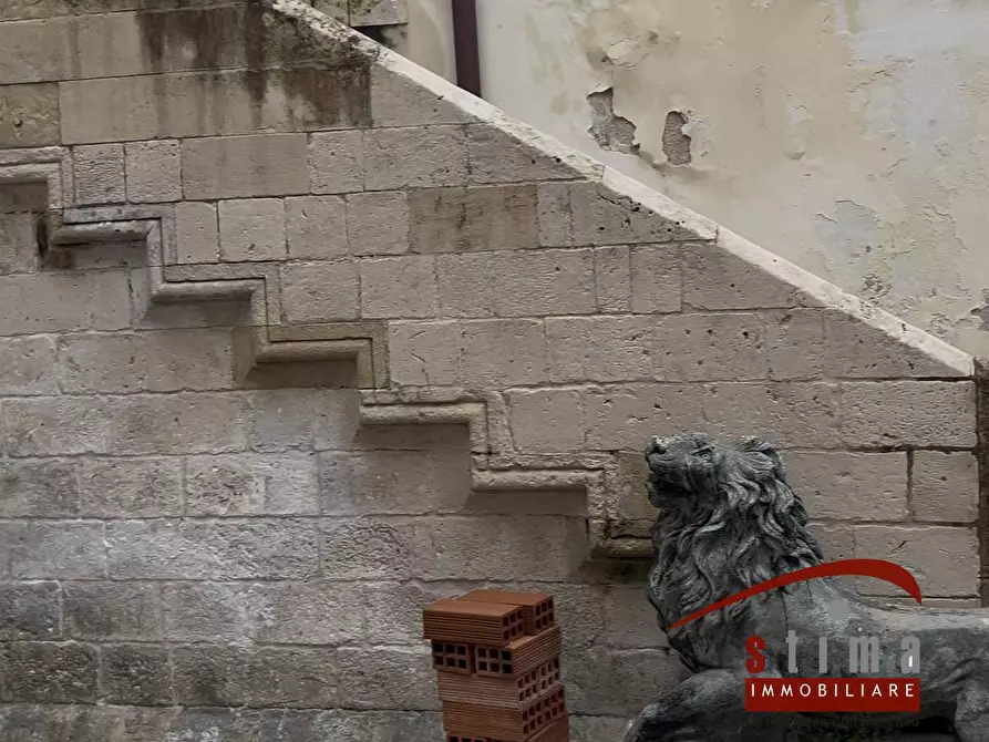 Immagine 4 di Locale commerciale in vendita  in via Maestranza 50 a Siracusa