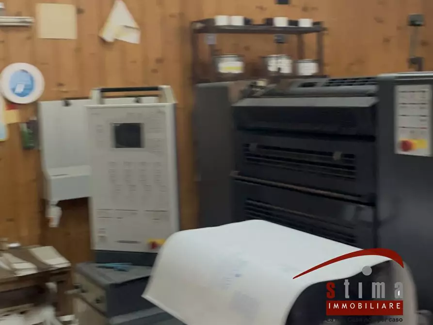 Immagine 2 di Locale commerciale in vendita  in via Maestranza 50 a Siracusa