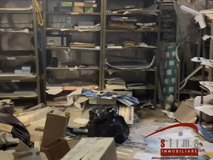 Immagine 10 di Locale commerciale in vendita  in via Maestranza 50 a Siracusa