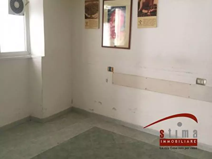 Immagine 3 di Locale commerciale in vendita  in viale teocrito 28 a Siracusa