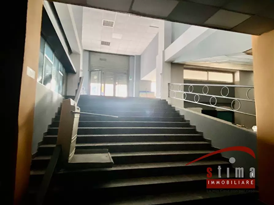 Immagine 3 di Locale commerciale in affitto  in via Basento 20 a Siracusa