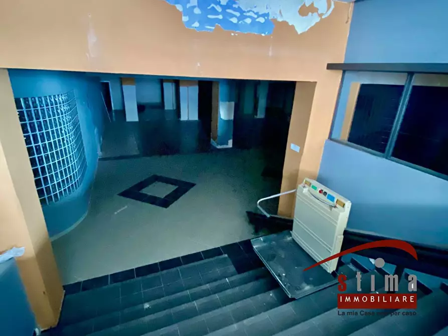 Immagine 4 di Locale commerciale in affitto  in via Basento 20 a Siracusa