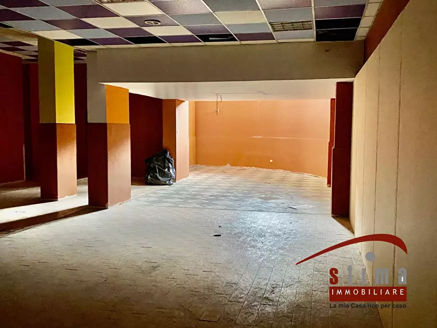 Immagine 6 di Locale commerciale in affitto  in via Basento 20 a Siracusa