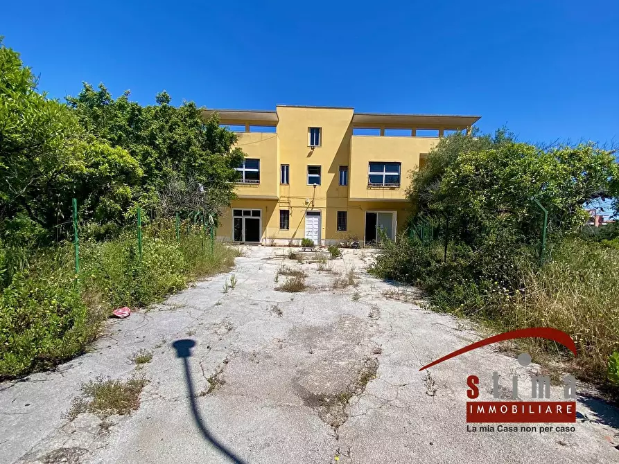 Immagine 3 di Villa in vendita  in via avola 20 a Siracusa