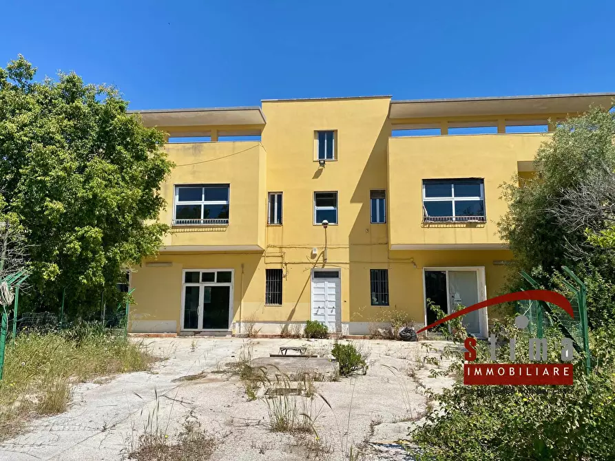 Immagine 5 di Villa in vendita  in via avola 20 a Siracusa