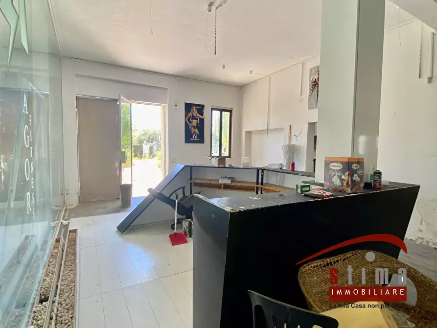Immagine 6 di Villa in vendita  in via avola 20 a Siracusa