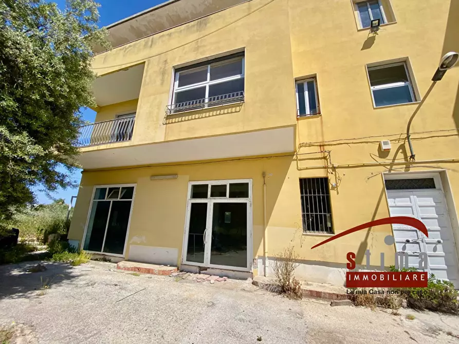 Immagine 13 di Villa in vendita  in via avola 20 a Siracusa