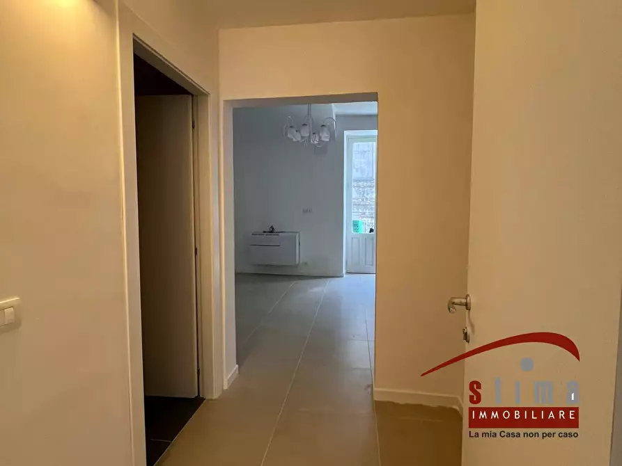 Immagine 11 di Appartamento in vendita  in via Del Teatro 4 a Siracusa