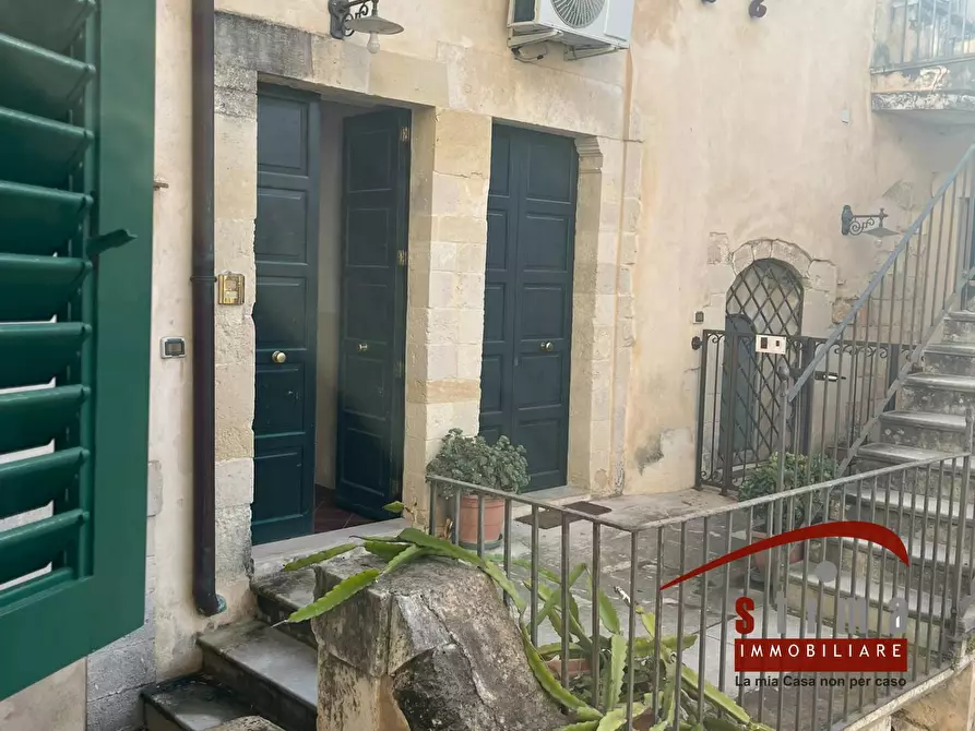 Immagine 19 di Appartamento in vendita  in via Del Teatro 4 a Siracusa