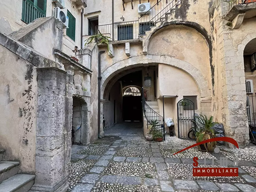 Immagine 22 di Appartamento in vendita  in via Del Teatro 4 a Siracusa