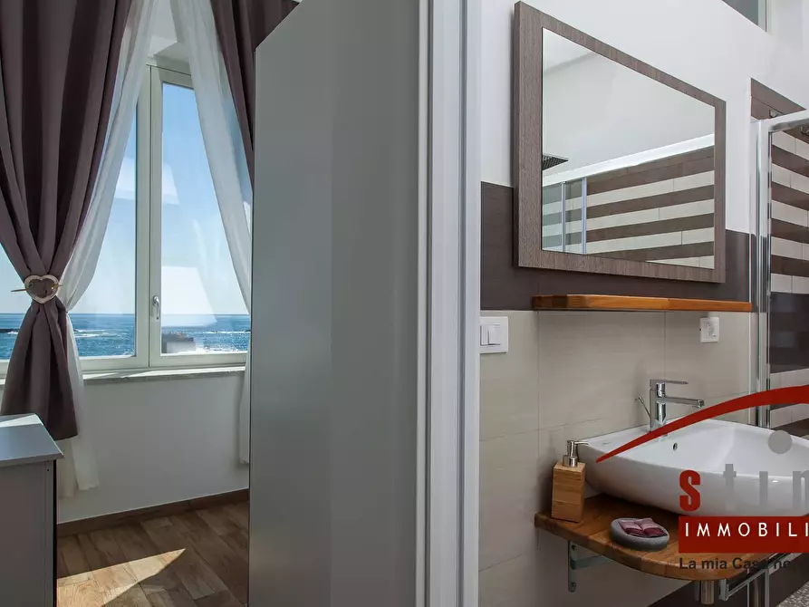 Immagine 3 di Casa indipendente in vendita  in VIA RIVIERA DIONISIO a Siracusa