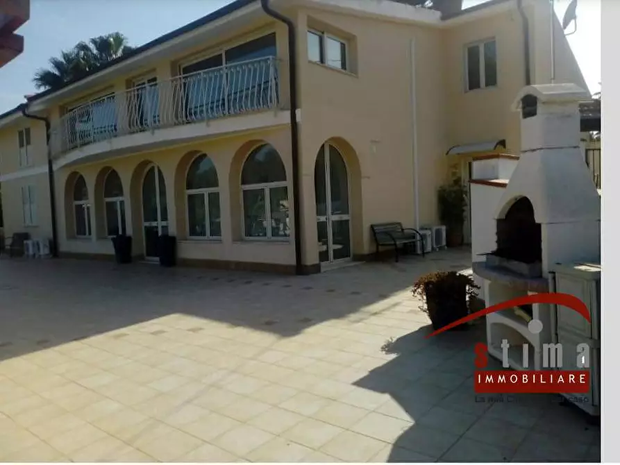 Immagine 3 di Villa in vendita  in via maddalena s.n a Siracusa