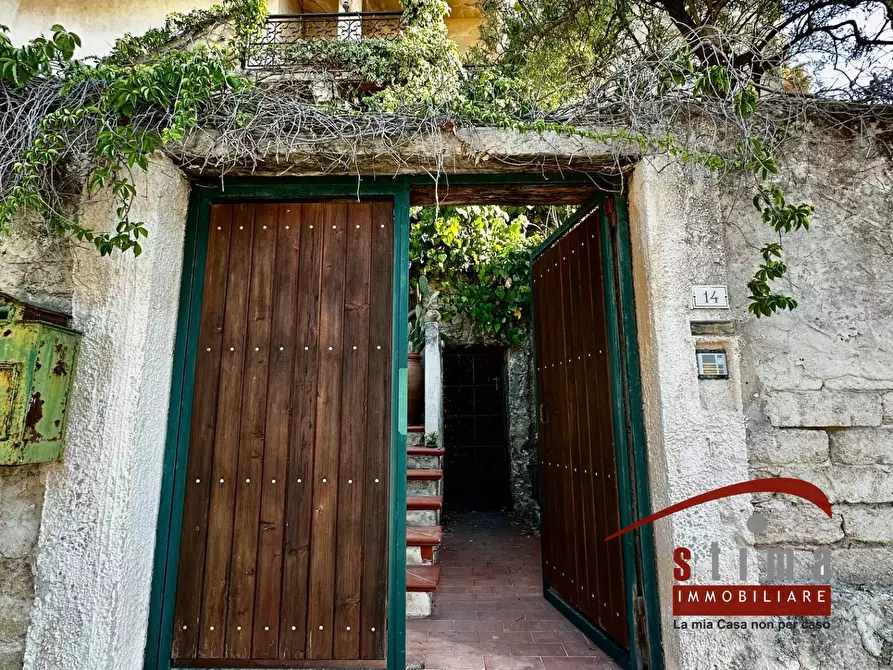 Immagine 4 di Villa in vendita  in via ovidio 14 a Siracusa