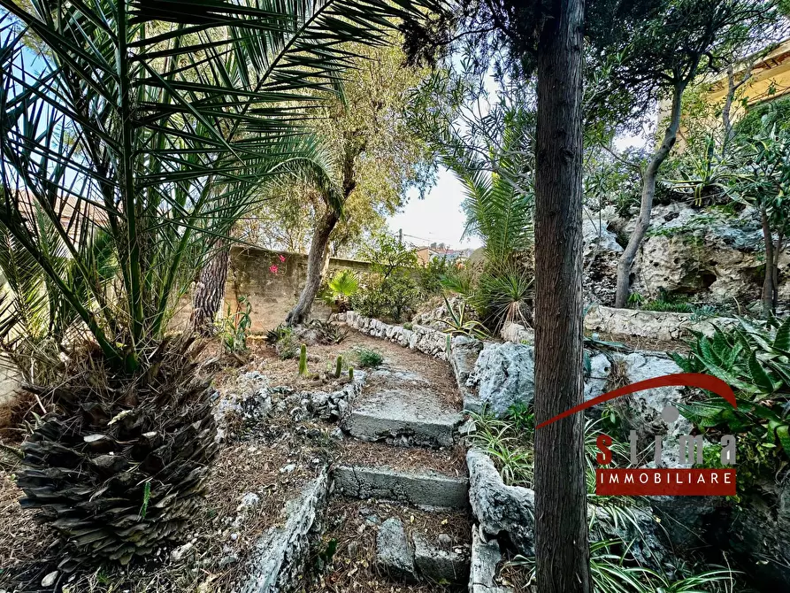 Immagine 5 di Villa in vendita  in via ovidio 14 a Siracusa