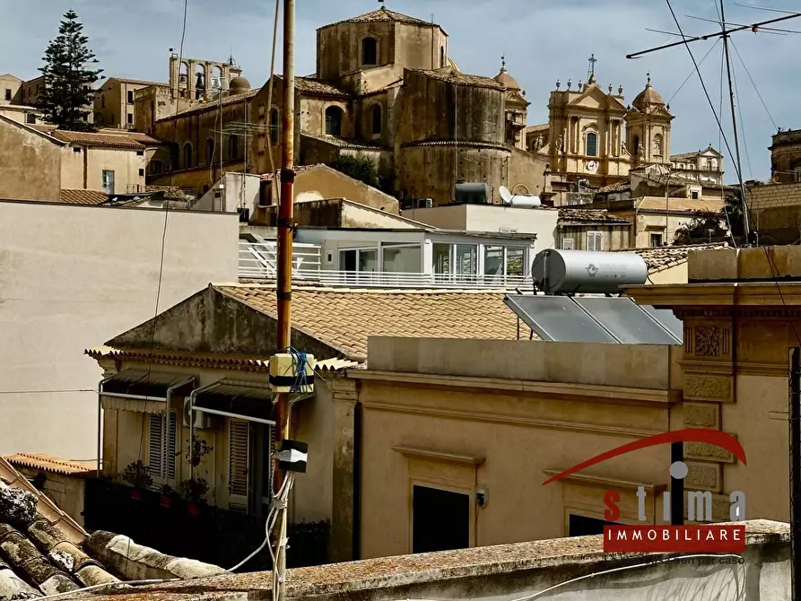 Immagine 11 di Casa semindipendente in affitto  in Via Aurispa 123 a Noto