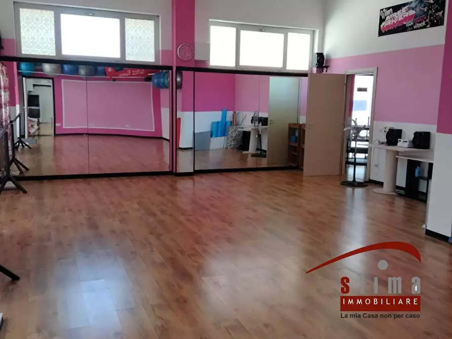 Immagine 3 di Locale commerciale in vendita  a Siracusa