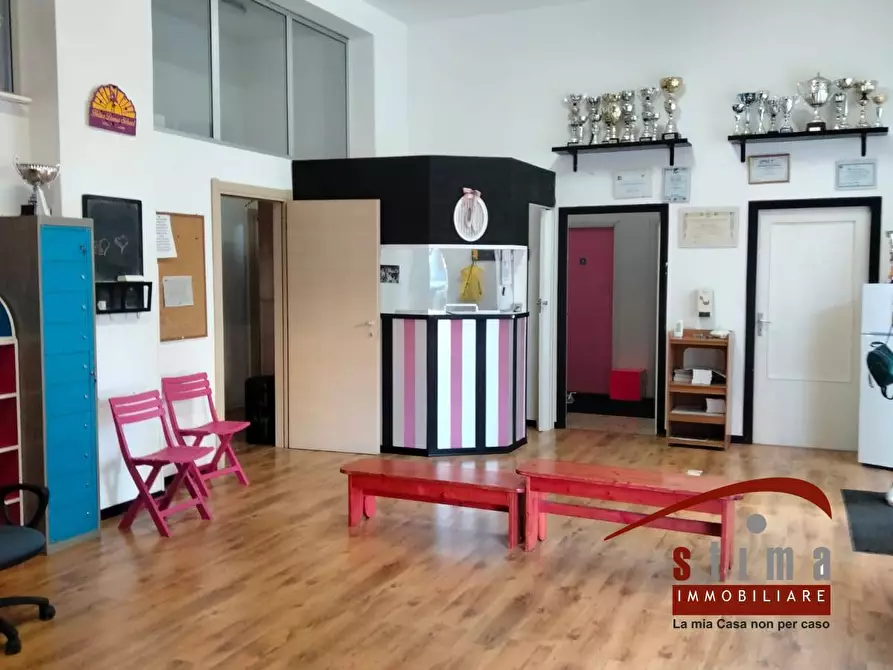 Immagine 4 di Locale commerciale in vendita  a Siracusa