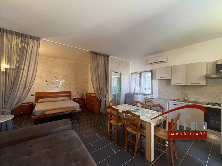 Immagine 40 di Villa in vendita  in via blanco a Siracusa