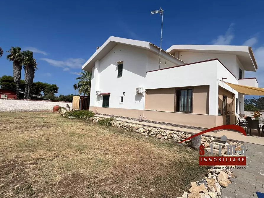 Immagine 2 di Villa in vendita  in via blanco a Siracusa