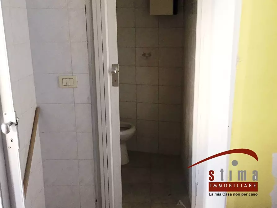 Immagine 4 di Locale commerciale in vendita  in corso Umberto 139 a Siracusa