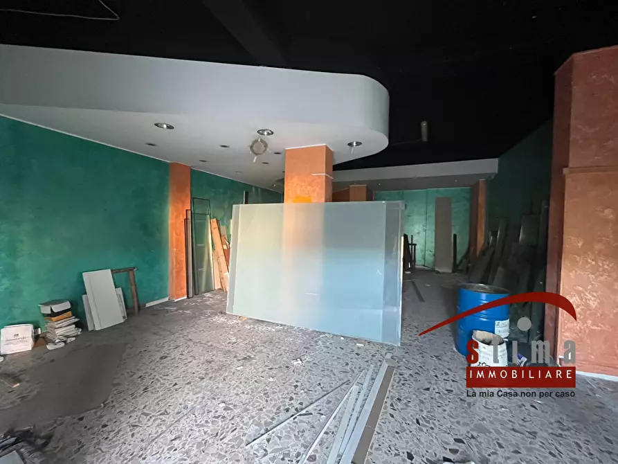 Immagine 2 di Locale commerciale in vendita  in viale dei comuni 137 a Siracusa