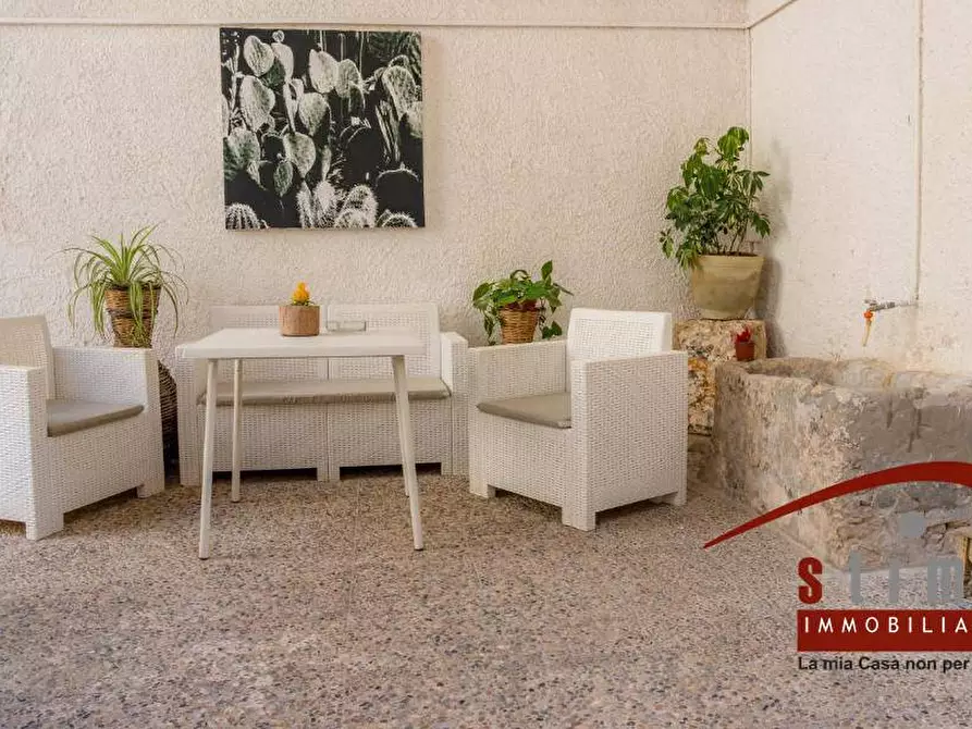 Immagine 5 di Palazzo in vendita  in via san pietro 26 a Siracusa